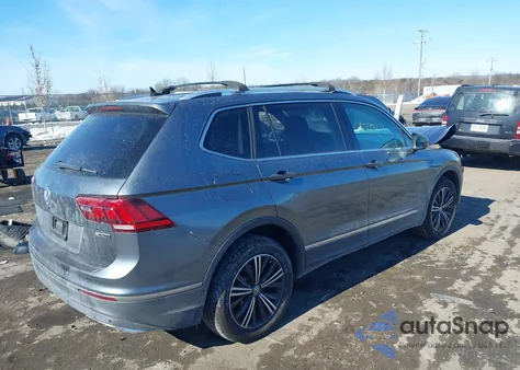 2019 Volkswagen Tiguan 2.0T Se/2.0T Sel/2.0T Sel R-Line/2.0T Sel R-Line Black z USA, uszkodzony, nr VIN 3VV2B7AX3KM034989